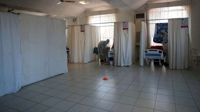 South African origin province of Omicron sees 330% surge in hospitalisations - Vimarsana News
