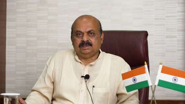 Omicron scare: Karnataka CM Basavaraj Bommai chairs meeting with experts, senior health officials - Vimarsana News