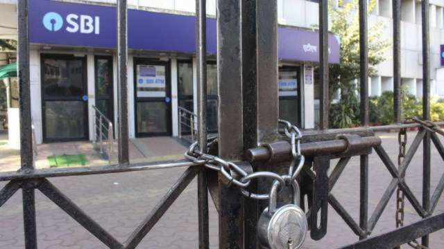 Bank Holiday Alert! Banks to remain closed for 4 days next week- Check list HERE - Vimarsana News