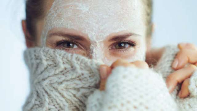 From moisturizing to eating right: Tips to have healthy, glowing skin this winter - Vimarsana News