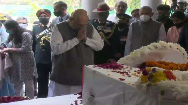 Mortal remains of CDS General Bipin Rawat and wife brought to their residence, Home Minister Amit Shah pays tribute - Vimarsana News