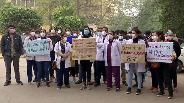 Delhi: Doctors of RML Hospital directed to resume duty, warned of action - Vimarsana News