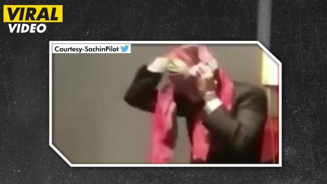 #SafaWithTwitter: Sachin Pilot ties turban like a pro in viral video