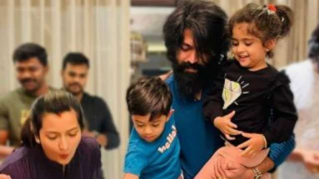 Inside 'KGF: Chapter 2' star Yash's intimate birthday with wife Radhika and kids - Vimarsana News