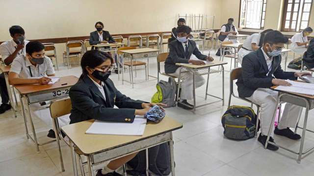 CBSE Class 10 Term 2 exams: Students to get internal choice in different sections of same question - Vimarsana News