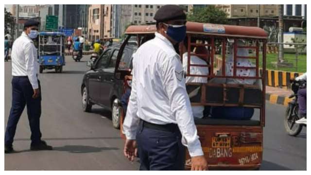 Drivers BEWARE: Pay Rs 10,000 fine for driving without reflective tape in Noida - Vimarsana News