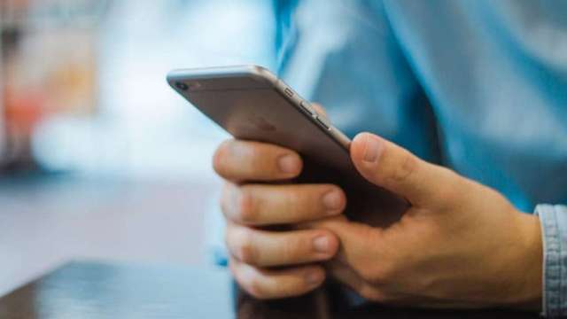 Mobile users to get at least one 30-day validity recharge option, TRAI issues new guideline - Vimarsana News