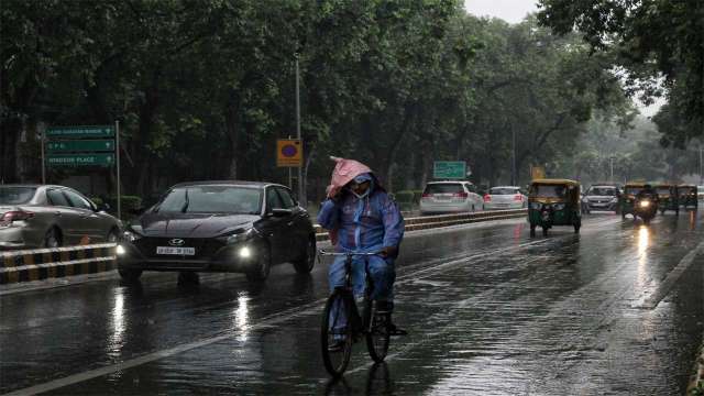 Weather change in Delhi-NCR today: Mercury dips as rain, strong winds return - Vimarsana News