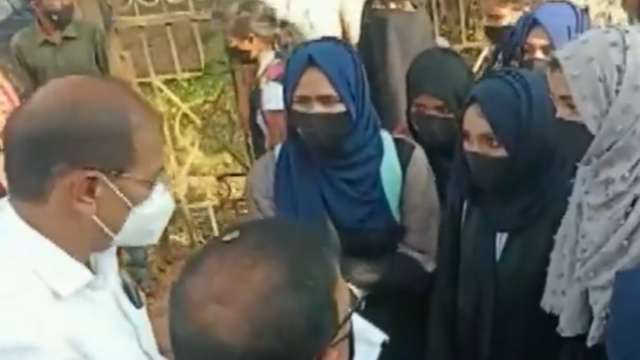 Fact Check: Did this Mumbai college ban hijabs in campus amid Karnataka ...