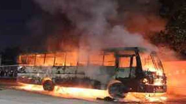 Passenger burnt alive after bus bursts into flames in UP's Mathura - Vimarsana News