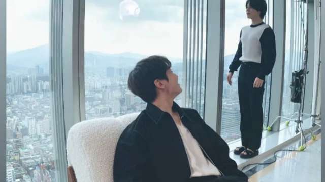 BTS: J-Hope shares first pic with Jimin after latter's surgery, ARMY reacts - Vimarsana News
