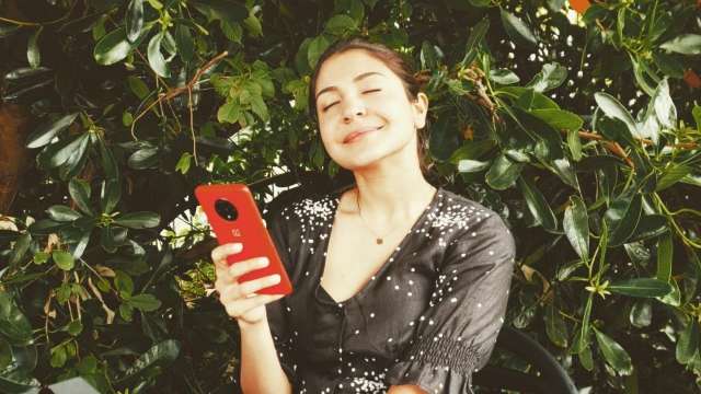 Anushka Sharma remembers when she 'could drink two cups hot coffee in peace'- See pic - Vimarsana News