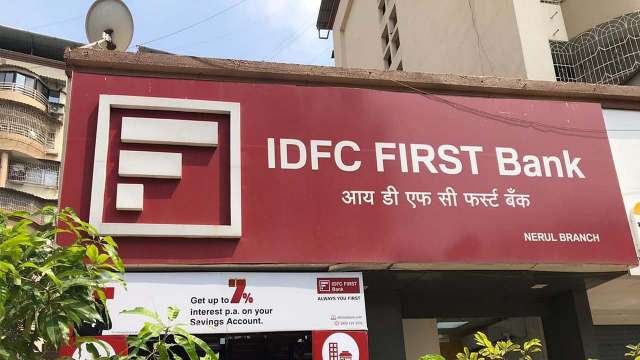 Bank MD gifts 9 lakh shares worth Rs 3.95 cr to staff members to purchase house - Vimarsana News