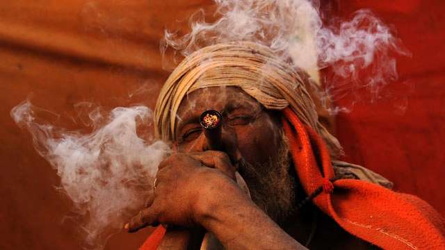 Maha Shivaratri 2022: Marijuana-laced air near Pashupatinath temple - Vimarsana News