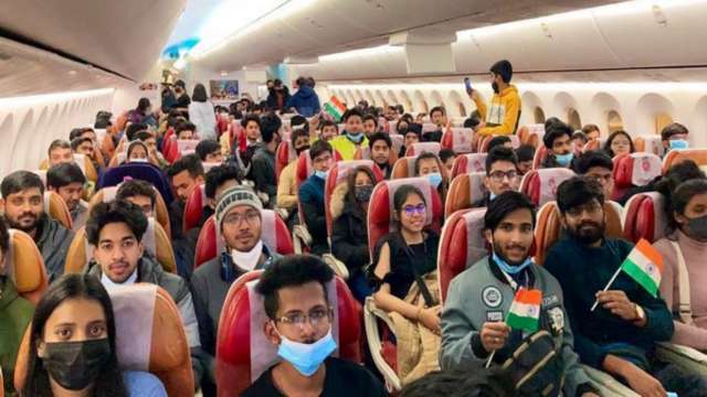 Zborul de evacuare din România ajunge la Mumbai