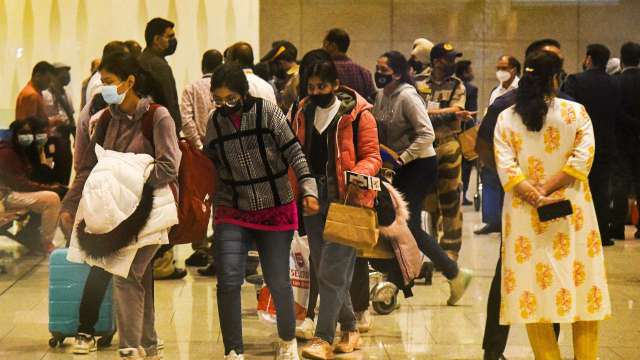 India speeds up evacuation from Ukraine, Russia promises help - Vimarsana News