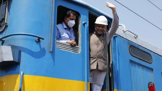 Kavach: Know Indian Railways' technology that can prevent two trains from colliding - Vimarsana News