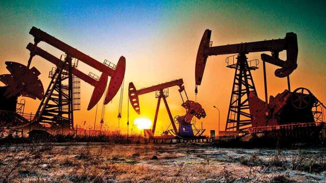Russia-Ukraine crisis: Oil prices rise due to limited supply - Vimarsana News