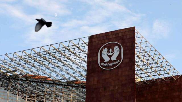 Government expected to postpone LIC IPO until mid-April: Sources - Vimarsana News
