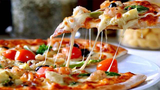Pizza toppings to now attract 18% GST, social media is full of viral memes - Vimarsana News