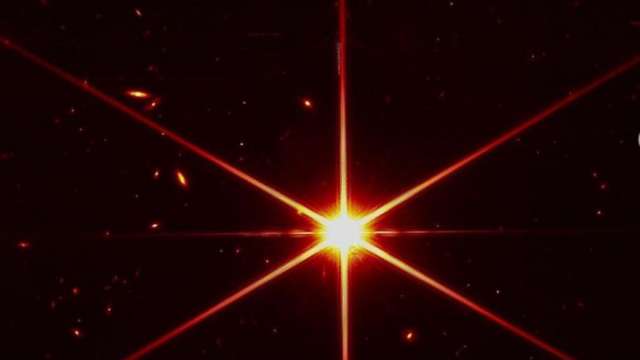 밝은 별의 놀라운 NASA 이미지가 바이러스 성으로 퍼져 네티즌을 매료시킵니다 – PICS 참조