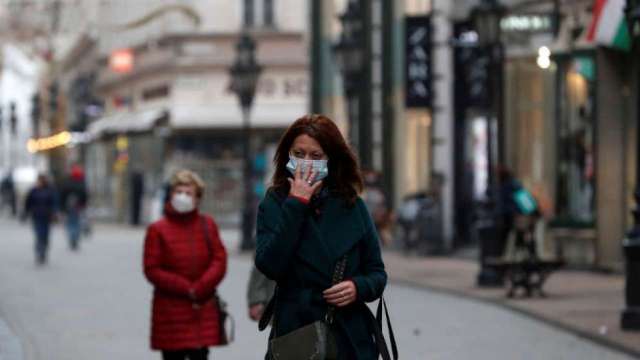 Así es como España ahora está adoptando un enfoque de ‘pandemia’ para Covid-19