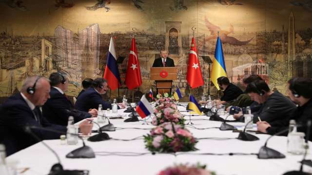 Russia, Ukraine begin first face-to-face peace talks in nearly 3 weeks with 'a cold welcome', no handshake - Vimarsana News