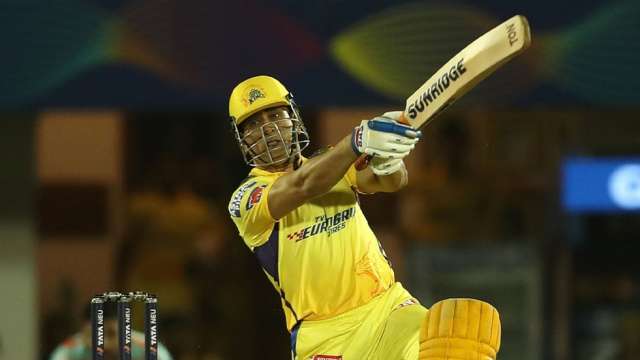 Watch Ms Dhoni Hits Huge Six On First Ball Of Innings During Lsg Vs Csk Match Video Goes Viral 4467