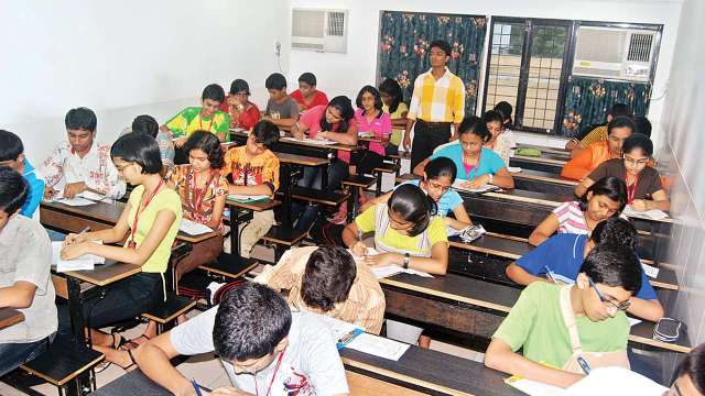 Assistant sub-inspector offers free IAS-IPS training to students in Ludhiana - Vimarsana News