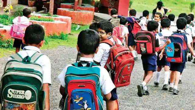 Ghaziabad school closed for 3 days after two students test positive for Covid-19 - Vimarsana News