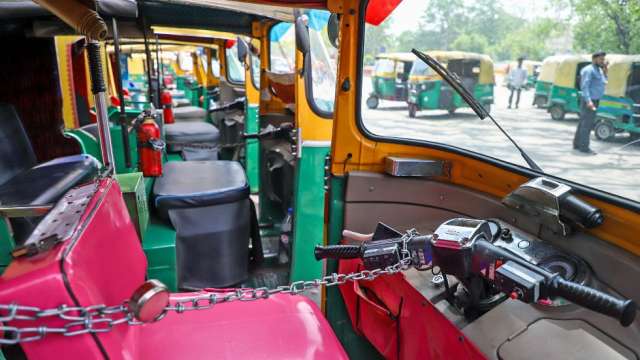 Auto, taxi driver unions call off strike in Delhi, give Centre a 25-day ultimatum - Vimarsana News