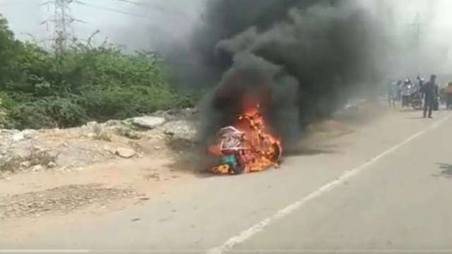 Heavy fine, vehicle recall: Government reacts to e-scooter fire accidents - Vimarsana News