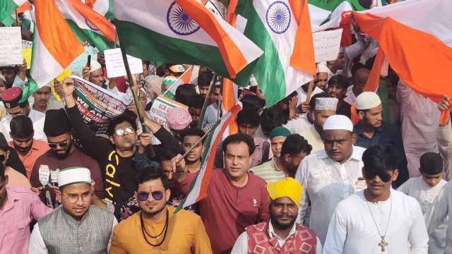 Jahangirpuri violence: Hindus, Muslims come together for 'Tiranga Yatra' to spread message of harmony - Vimarsana News
