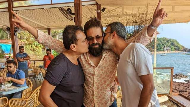 KGF Chapter 2: Yash showered with kisses as he celebrates with director Prashanth Neel, producer Vijay Kiragandur - Vimarsana News