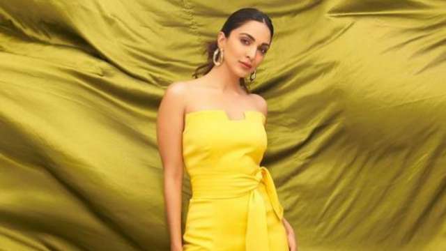 Kiara Advani's yellow bodycon dress is perfect for summer brunch outing :  Bollywood News - Bollywood Hungama