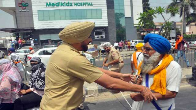 Patiala clash: Punjab government shuts Internet, transfers top police officials - Vimarsana News