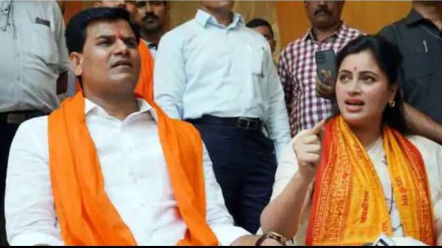 Hanuman Chalisa Row: Court reserves order on Navneet, Ravi Rana's bail plea for May 2 - Vimarsana News