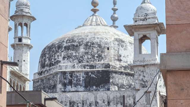 Gyanvapi mosque case: SC directs Varanasi DM to secure 'Shivling', ensure prayers can continue - Vimarsana News