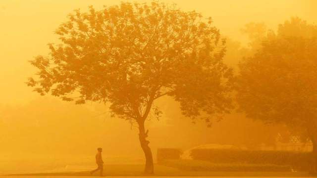 Sandstorm causes panic in Iraq, more than 4,000 people hospitalised - Vimarsana News
