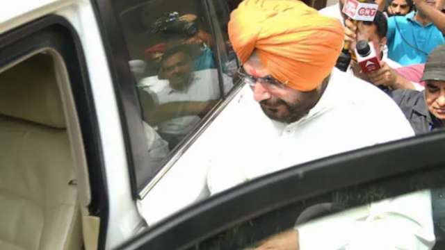 1988 road rage case: Navjot Singh Sidhu surrenders after sentencing, lodged in Patiala jail - Vimarsana News