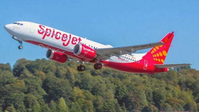 Watch: Cyberattack delays Spicejet flights leaving passengers stranded for hours - Vimarsana News