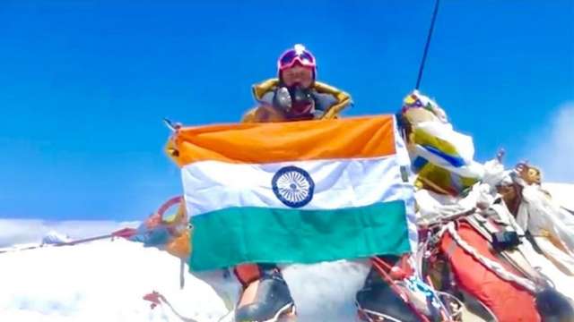 Indian Air Force officer dedicates Everest climb to unsung freedom fighters - Vimarsana News