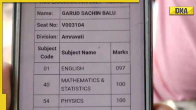 Proud auto rickshaw driver shares son's marksheet with passengers, goes viral - Vimarsana News