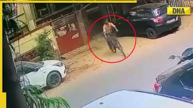 Viral video: Thief steals bicycle in Delhi colony, caught on CCTV ...