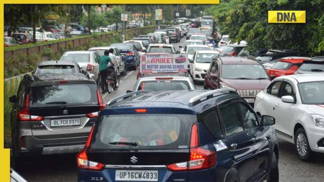 Delhi rains: Massive traffic snarls in national capital amid heavy downpour, know which routes to avoid - Vimarsana News