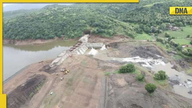 Panna soil spewing diamonds? Hundreds gather to dig up soil in MP, police forced to seize bikes - Vimarsana News