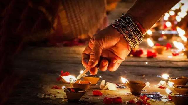 Dev Deepawali 2022: WhatsApp wishes, messages, quotes to share with your loved ones - Vimarsana News