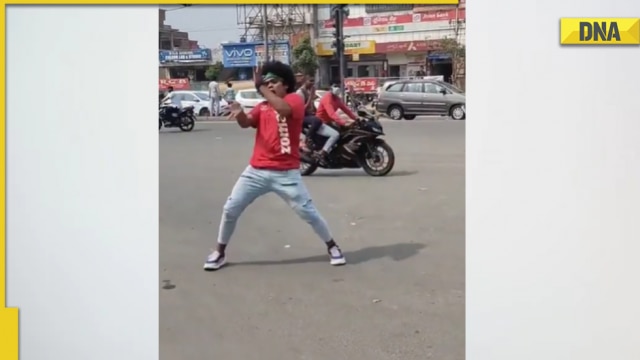 Man In Zomato T Shirt Grooves On Street Viral Video Wins Internet Trendradars India 0575