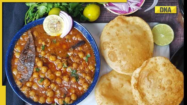 Gorge on these 5 lip-smacking street foods before they disappear with Delhi winters - Vimarsana News