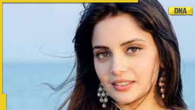 'Laughing so hard...': Pak actor Armeena Khan after getting trolled for showing baby bump on social media - Vimarsana News
